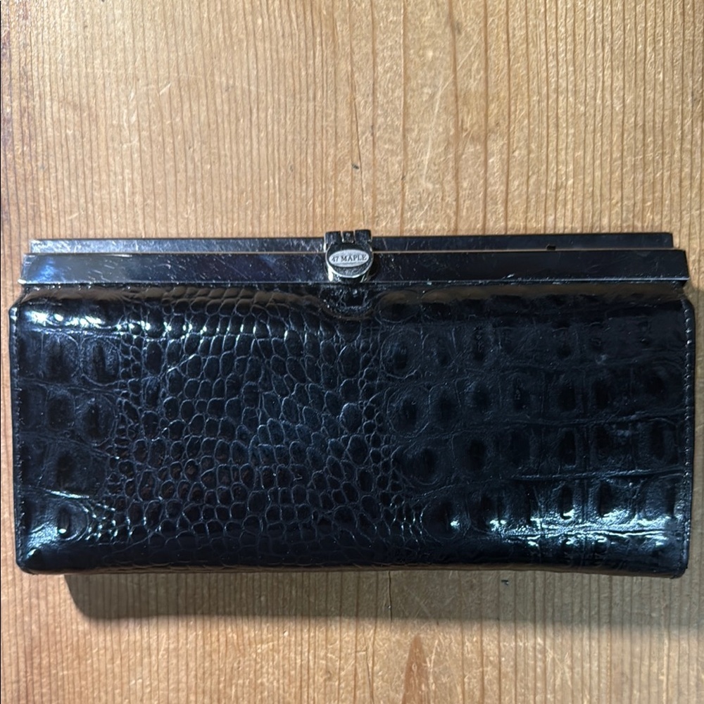 47 Maple Black Crocodile Texture Wallet with Silver Clasp